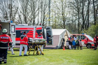 Kirchheim: 5 Rettungshubschrauber im Einsatz - Grossalarm in Gymnasium - bis zu 70 Verletzte Schueler nach moeglichem Chemieunfall